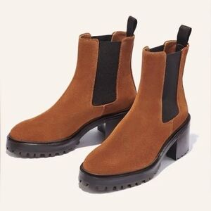 Margaux Chelsea Boots - size 37w - Maple Suede